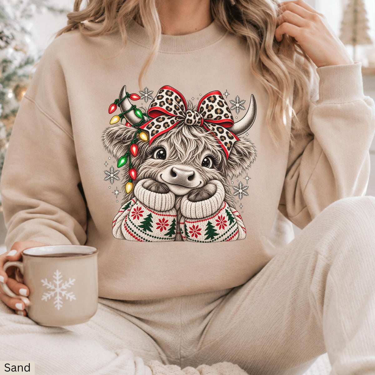 Christmas Highland Cow T-Shirt Sweatshirt Hoodie – Cute Fluffy Cow Leopard Bow Christmas Lights Holiday Graphic Apparel