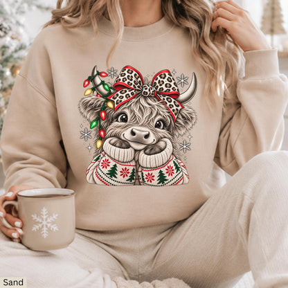 Christmas Highland Cow T-Shirt Sweatshirt Hoodie – Cute Fluffy Cow Leopard Bow Christmas Lights Holiday Graphic Apparel